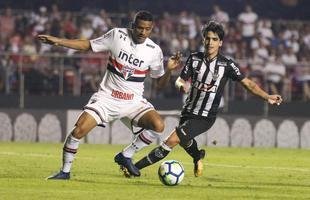 Atl�tico saiu atr�s, conseguiu virada com R�ger Guedes e Ricardo Oliveira, mas cedeu empate no Morumbi