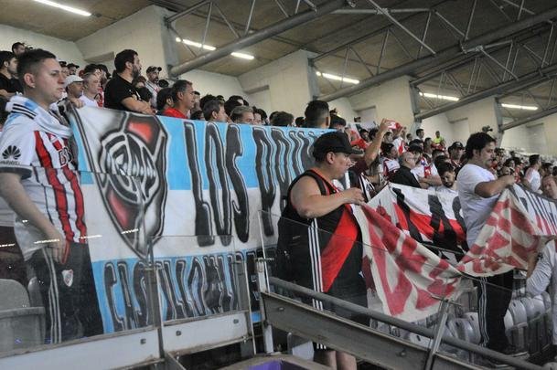 Fotos das torcidas de Cruzeiro e River Plate, no Mineiro, em duelo de volta das oitavas de final da Copa Libertadores