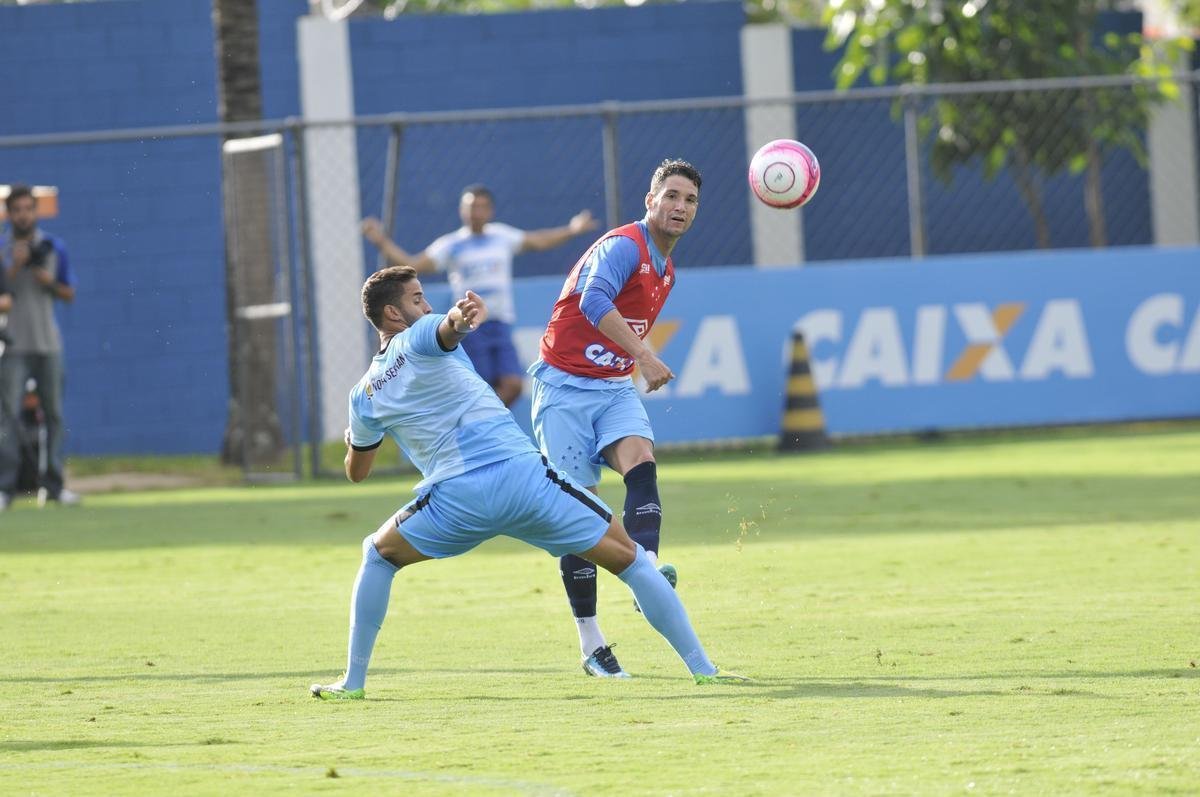 Com gols de Judivan e Rafael Sobis, Cruzeiro venceu Betinense por 2 a 0 em jogo-treino