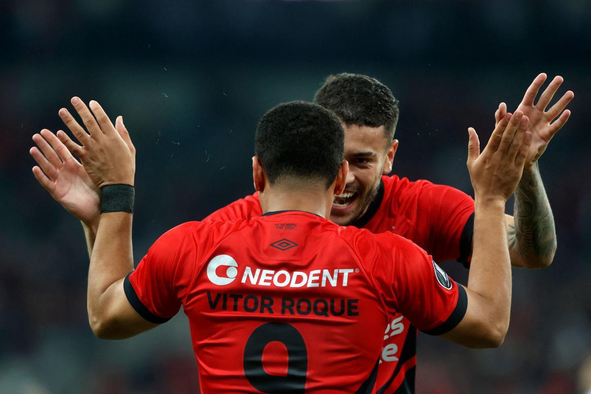 O Atltico visitou, na noite desta tera-feira (18/4), o Athletico-PR na Arena da Baixada, em Curitiba. A partida foi vlida pela 2 rodada do Grupo G da Copa Libertadores de 2023.