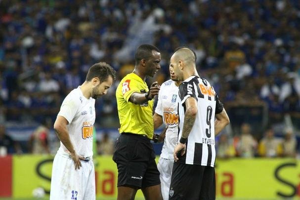 Imagens da deciso entre Cruzeiro e Atltico no Mineiro