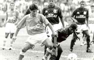 1995 - Supercopa da Libertadores - Cruzeiro foi eliminado na semifinal ao ser derrotado pelo Flamengo. Imagem da partida no Mineiro pela semifinal.