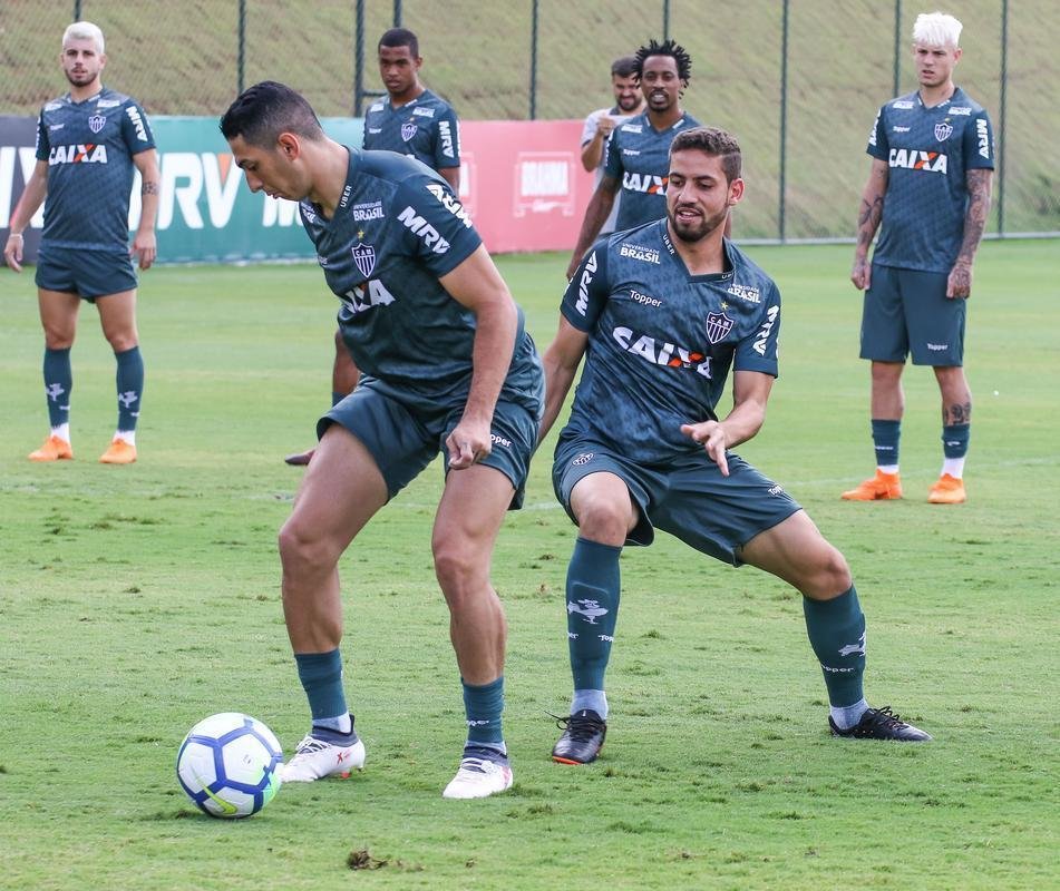 Jogadores e comisso tcnica do Atltico utilizaram novo uniforme pela primeira vez