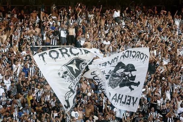 Fotos da vitória do Botafogo sobre o Atlético, por 2 a 1, no Engenhão, pela 18ª rodada do Brasileiro