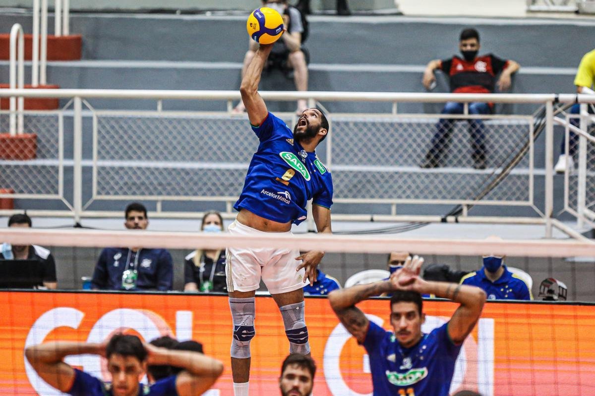 Cruzeiro vence o Natal por 3 sets a 0, em Campo Grande, e  tetra da Supercopa