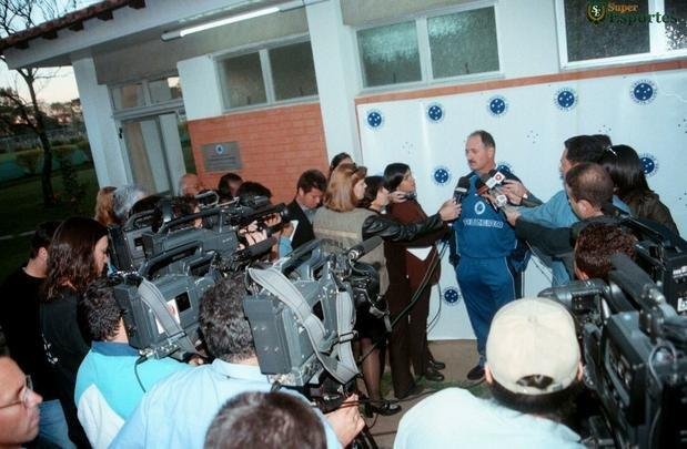 Imagens da Toca da Raposa I em 2000, ano da chegada do técnico Luiz Felipe Scolari