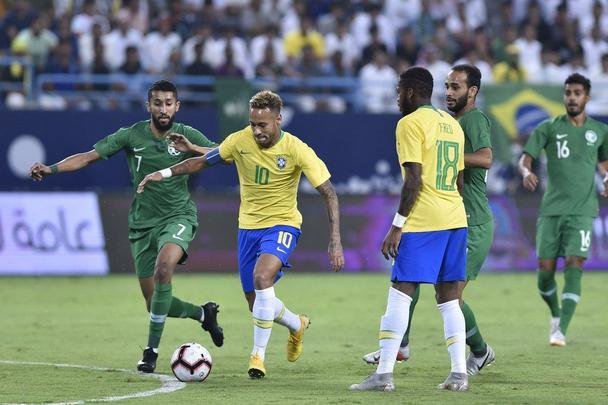 Seleções se enfrentaram em amistoso na cidade de Riad, capital da Arábia Saudita, no estádio King Saud