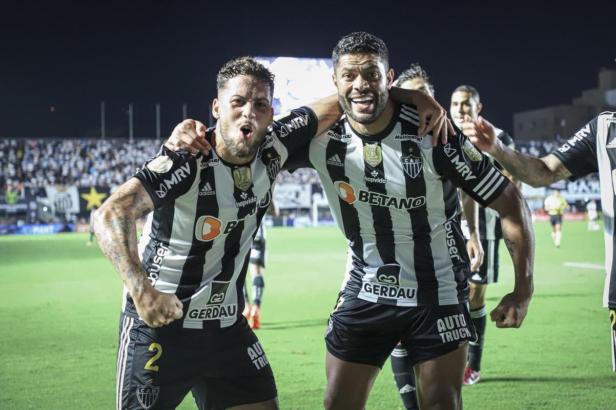 Fotos do jogo entre Santos e Atltico na Vila Belmiro, em Santos, pela 30 rodada do Campeonato Brasileiro