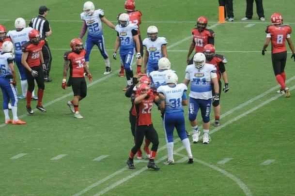 Imagens do jogo entre Minas Locomotiva e Get Eagles no Independncia