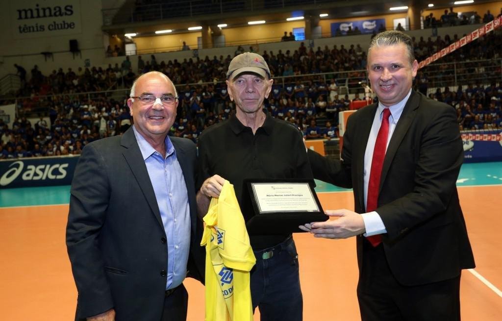 Em abril de 2019, Mrio Marcos Procpio, ex- atleta do Minas e da Seleo Brasileira, foi homenageado pelo clube mineiro