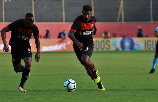 Vitória derrotou Atlético por 1 a 0, no Barradão, com gol de Léo Ceará