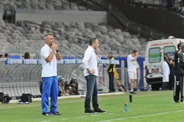 Veja as reaes do tcnico Paulo Bento na estreia pelo Cruzeiro, no duelo contra o Figueirense