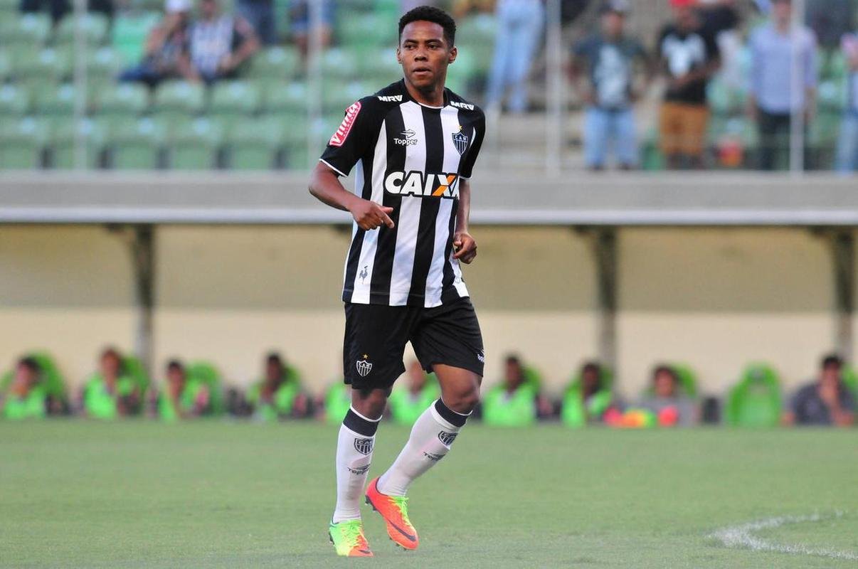 Elias: volante, que jogou pela Seleo Brasileira, chegou ao Atltico em 2017