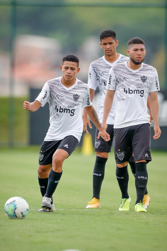 Veja fotos do treino do Atltico