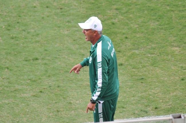 Reaes dos tcnicos Lisca, do Amrica, e Cuca, do Atltico, no primeiro jogo da final do Campeonato Mineiro, no Independncia, em BH