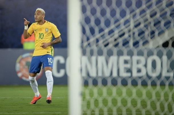 Imagens de Brasil x Bolívia em Natal