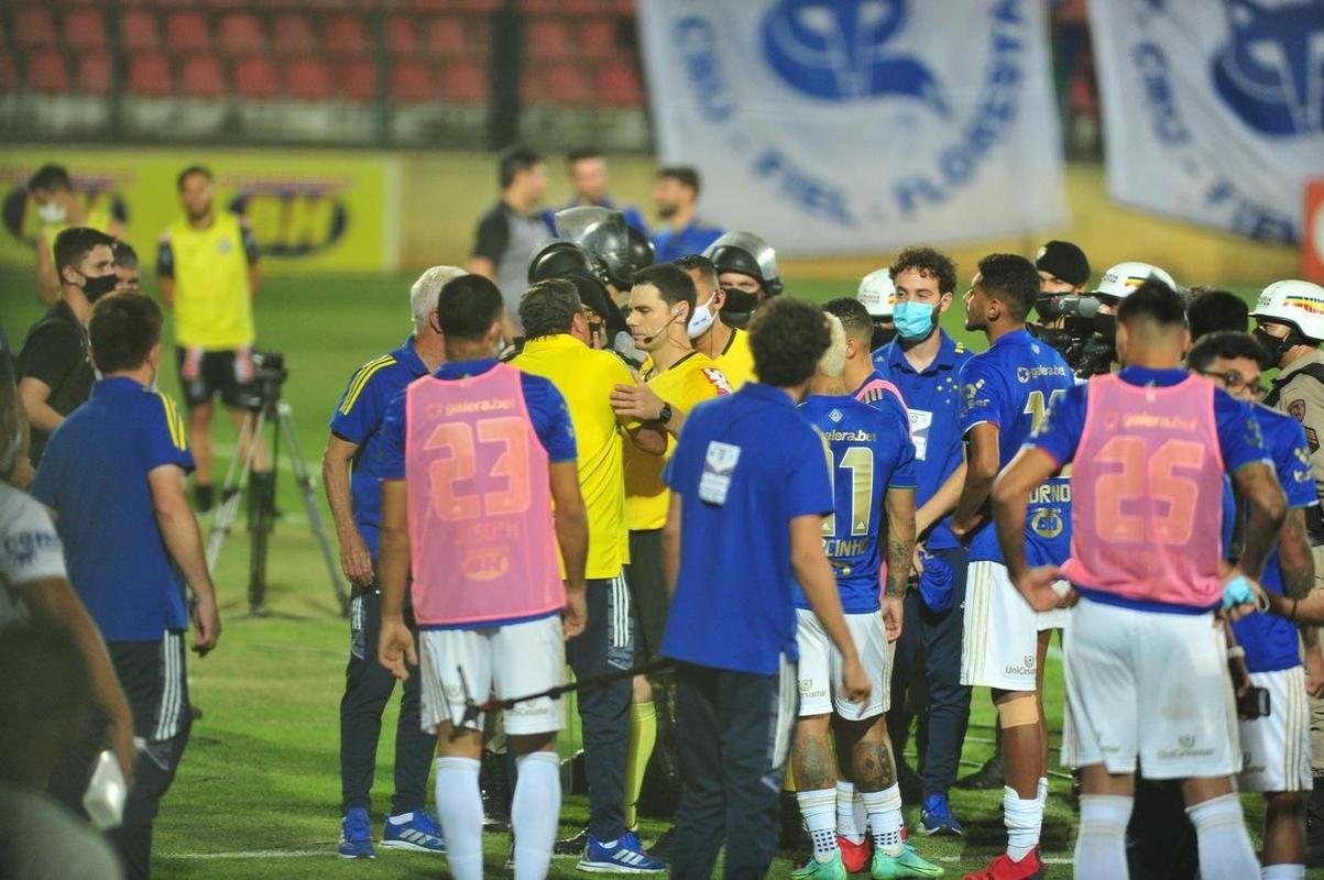 Cruzeiro teve gol anulado no fim, marcado por Marcelo Moreno, e acabou ficando no empate por 1 a 1 com o Operrio, na Arena do Jacar, em Sete Lagoas.