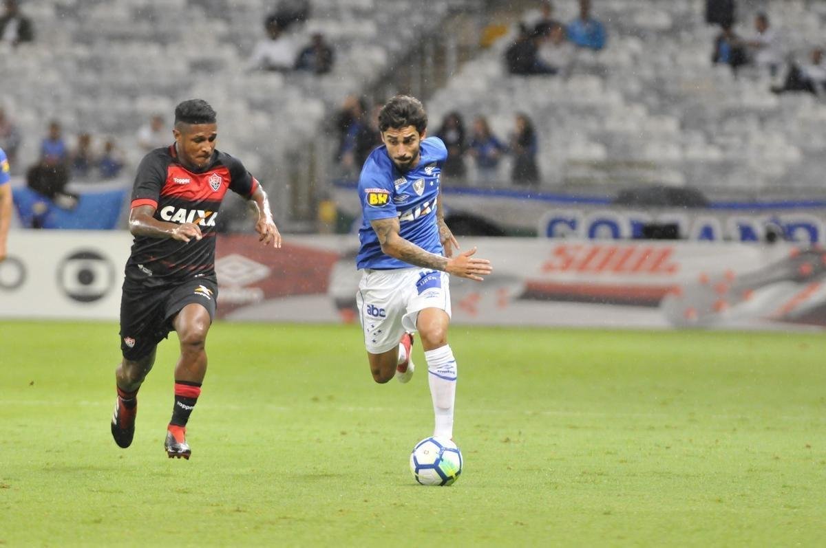 Fotos de Cruzeiro x Vitria, no Mineiro, pela 36 rodada do Campeonato Brasileiro (Juarez Rodrigues/EM D.A Press)