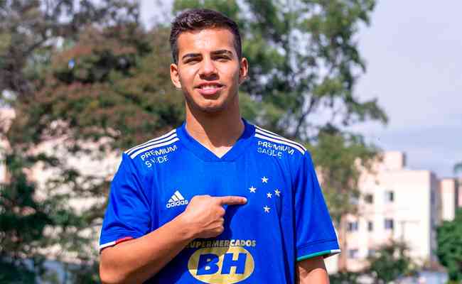 Robson 'Bolívia' foi anunciado pelo Cruzeiro nesta quinta-feira