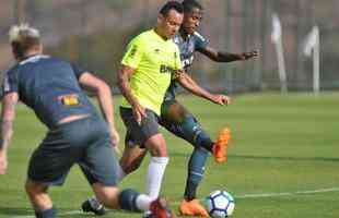 Atltico derrotou Coimbra em jogo-treino na Cidade do Galo com gols de Galdezani, Edinho e Fbio Santos