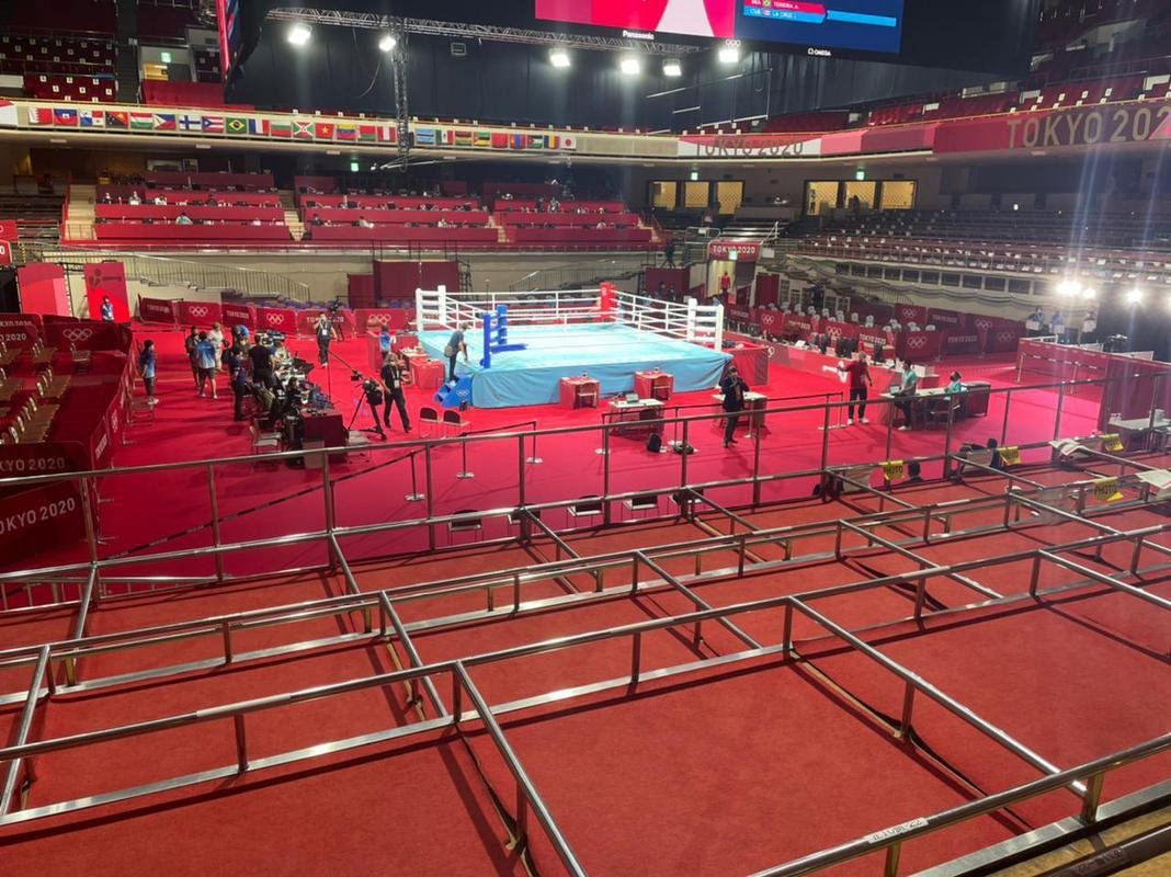 Kokugikan Arena: boxe pegou emprestado o templo espiritual do sum japons para a disputa dos Jogo