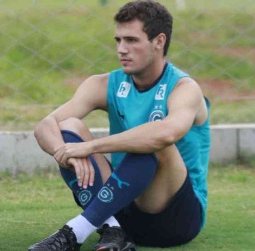 Leo Bonatini - Outro jogador conhecido da torcida do Cruzeiro, Leo Bonatini tambm foi indicado por Enderson nos clubes pelos quais passou. Em 2013, o treinador pediu sua contratao no Gois. J em 2019, sugeriu o atacante ao Cear, mas a negociao no evoluiu. 