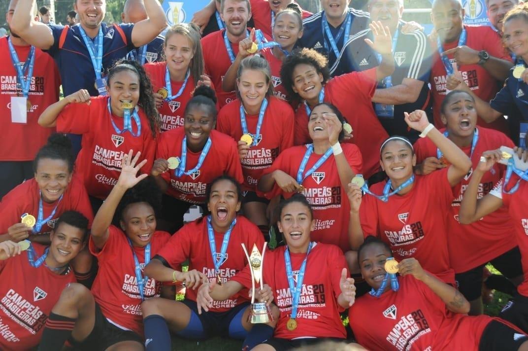 Cruzeiro e So Paulo ficaram no empate por 1 a 1 na finalssima do Brasileiro Feminino A2