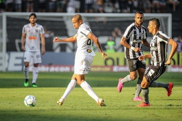 Fotos da vitória do Botafogo sobre o Atlético, por 2 a 1, no Engenhão, pela 18ª rodada do Brasileiro