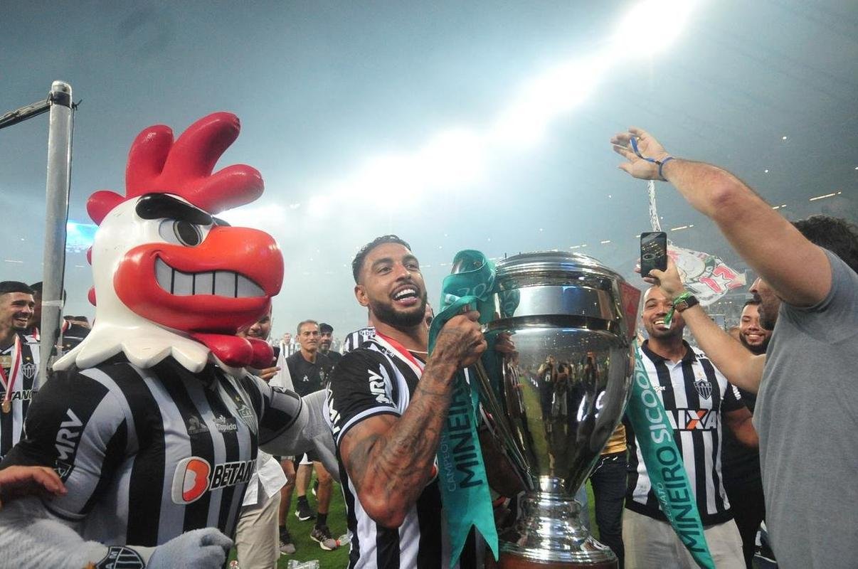 Festa do Atltico no Mineiro pela conquista do tricampeonato mineiro. Galo derrotou o Cruzeiro por 3 a 1 na final nica do estadual. Gols foram de Hulk (2) e Nacho