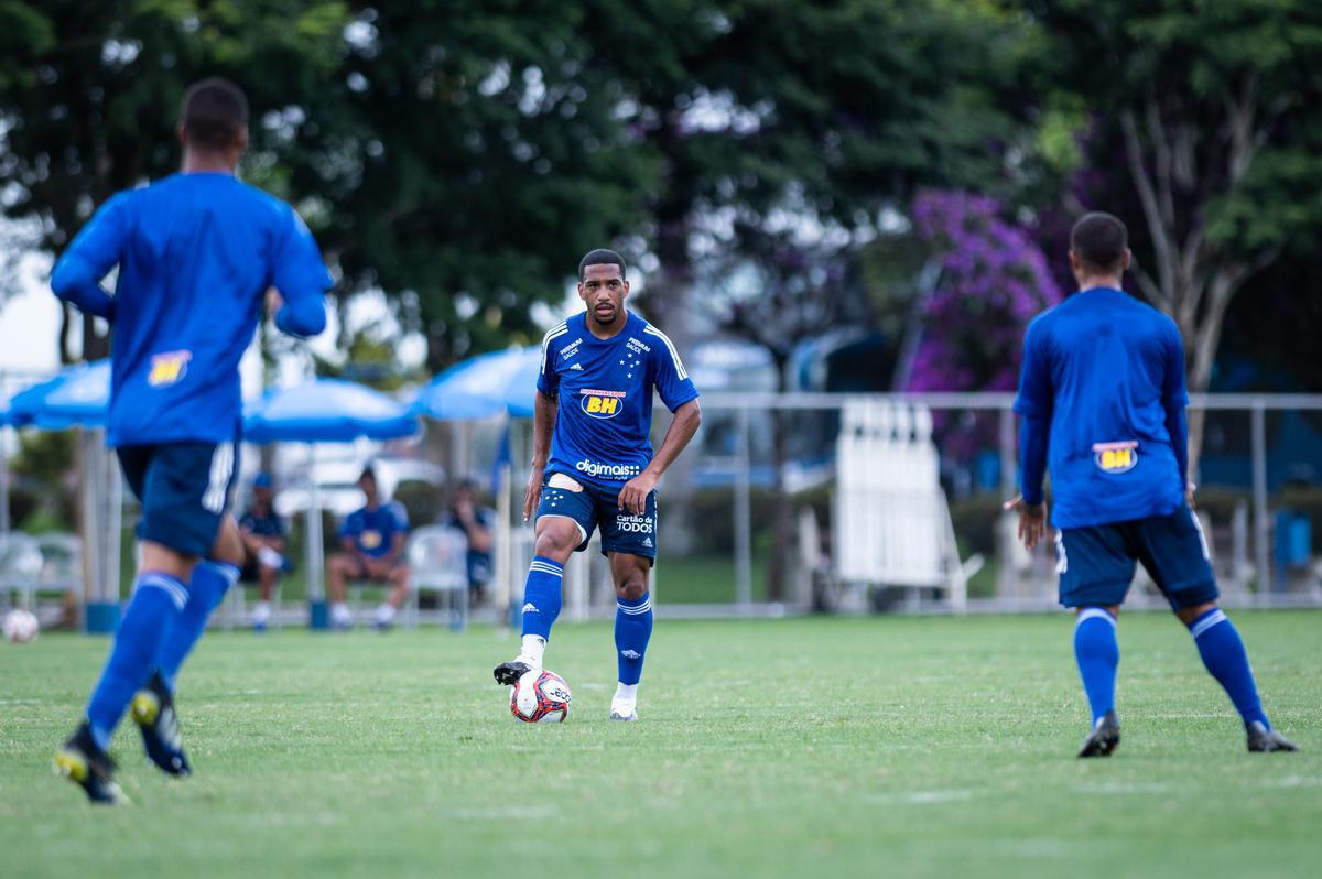 Imagens do jogo-treino entre Cruzeiro e Bolívar, neste sábado (20/2), na Toca da Raposa II. Time celeste venceu por 1 a 0