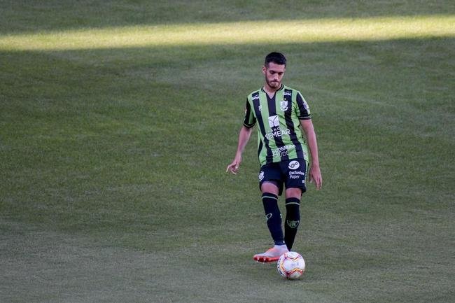 Lucas Kal, zagueiro, contratado no perodo em que Conceio treinou o Amrica