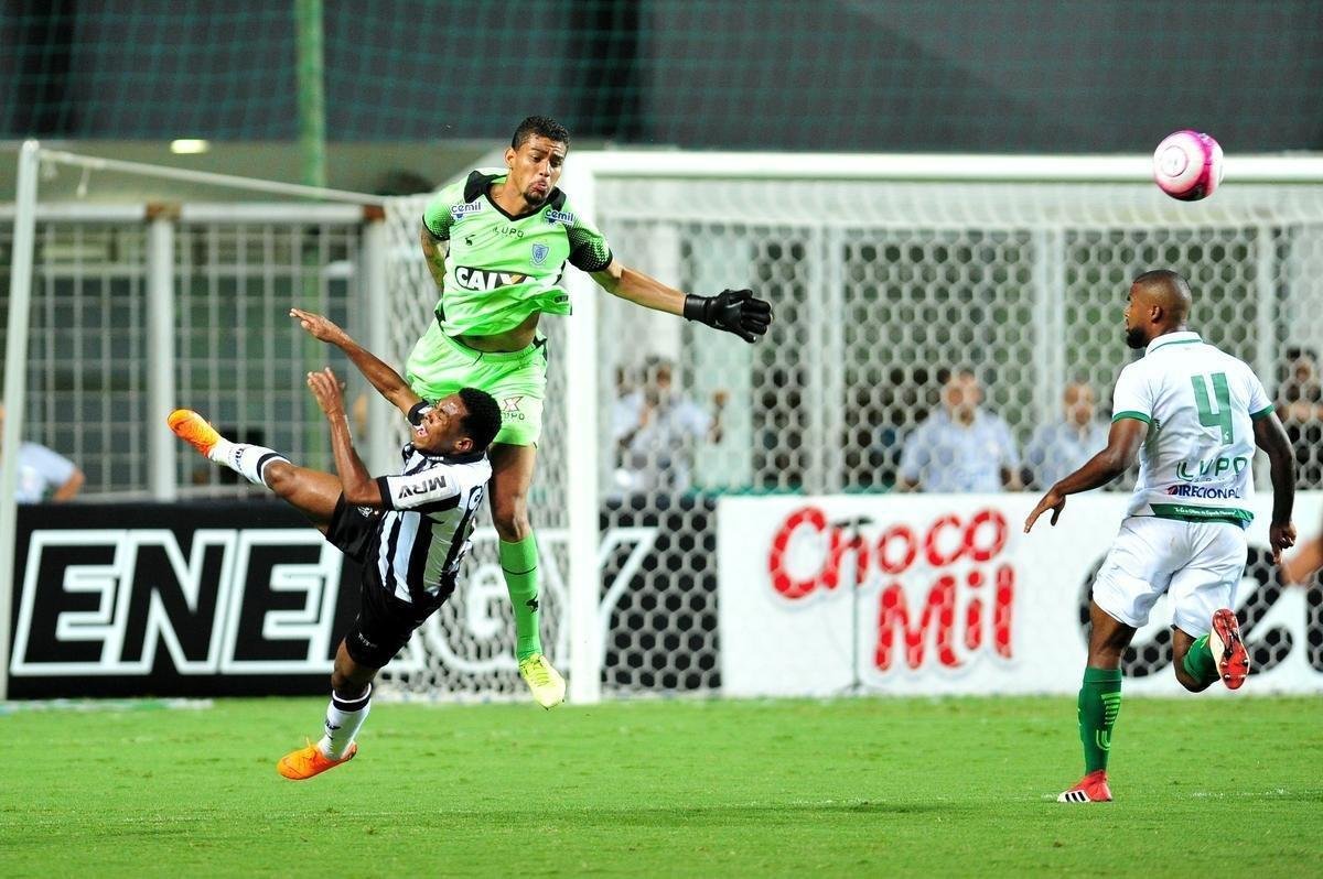 Fotos do primeiro tempo do clssico entre Atltico e Amrica, no Independncia, pela semifinal do Mineiro