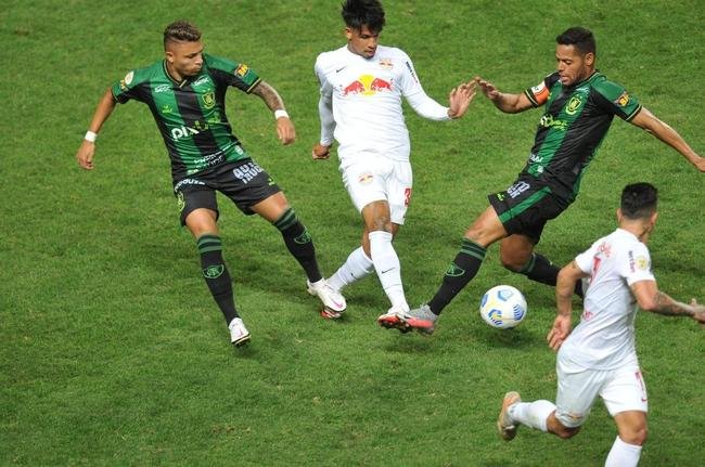 Gabriel Novaes ampliou para o Bragantino no segundo tempo e fechou o placar: 2 a 0 sobre o Amrica no Independncia