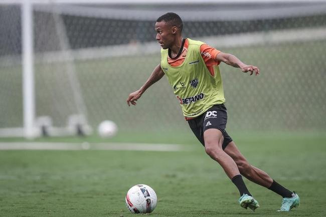 O Atltico realizou, nesta quinta-feira (10), a primeira atividade visando o clssico com o Amrica, vlido pela 5 rodada do Campeonato Mineiro. Com titulares em campo, o time de 'El Turco' Mohamed trabalhou para o confronto que ser disputado s 16h30 do sbado (12), no Estdio Independncia, em Belo Horizonte.