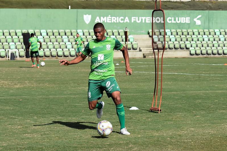 Jogadores fizeram atividades individualizadas no Lanna Drumond