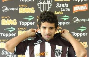 Guilherme - Revelado pelo Cruzeiro em 2007, Guilherme fez 84 jogos e 36 gols com a camisa do clube celeste. No come�o de 2009, ele foi vendido para o D�namo de Kiev, em 2009. Em 2011, ele foi contratado por Alexandre Kalil como presente de anivers�rio de 103 anos do clube. No Galo, ele teve dificuldades para conseguir jogar e sofreu com les�es. Mesmo assim, foi muito importante para os t�tulos da Copa Libertadores, em 2013, e Copa do Brasil, em 2014. Al�m disso, campe�o mineiro em 2012 e 2015. No alvinegro, foram 147 jogos e 27 gols marcados. Em 2015, ele deixou o Atl�tico rumo ao Antalyaspor, da Turquia.