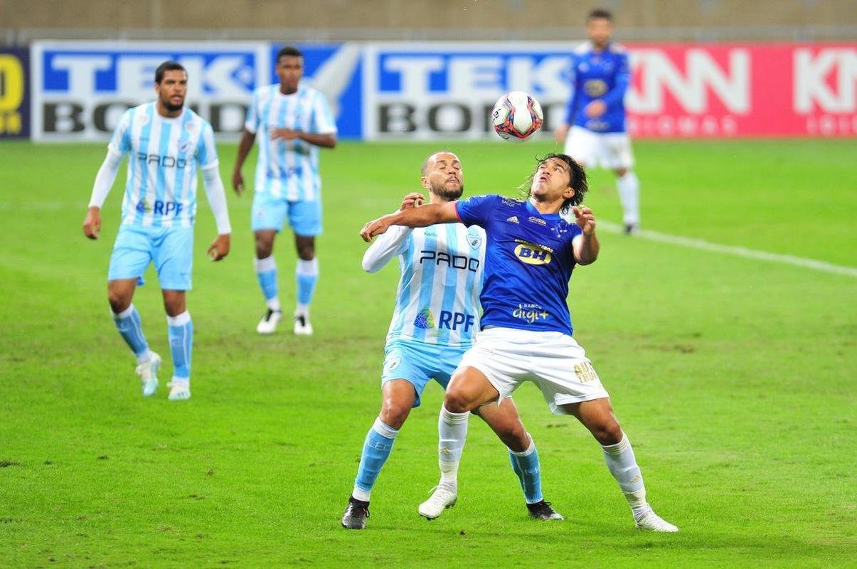 Fotos de Cruzeiro x Londrina, no Mineiro, pela 15 rodada da Srie B
