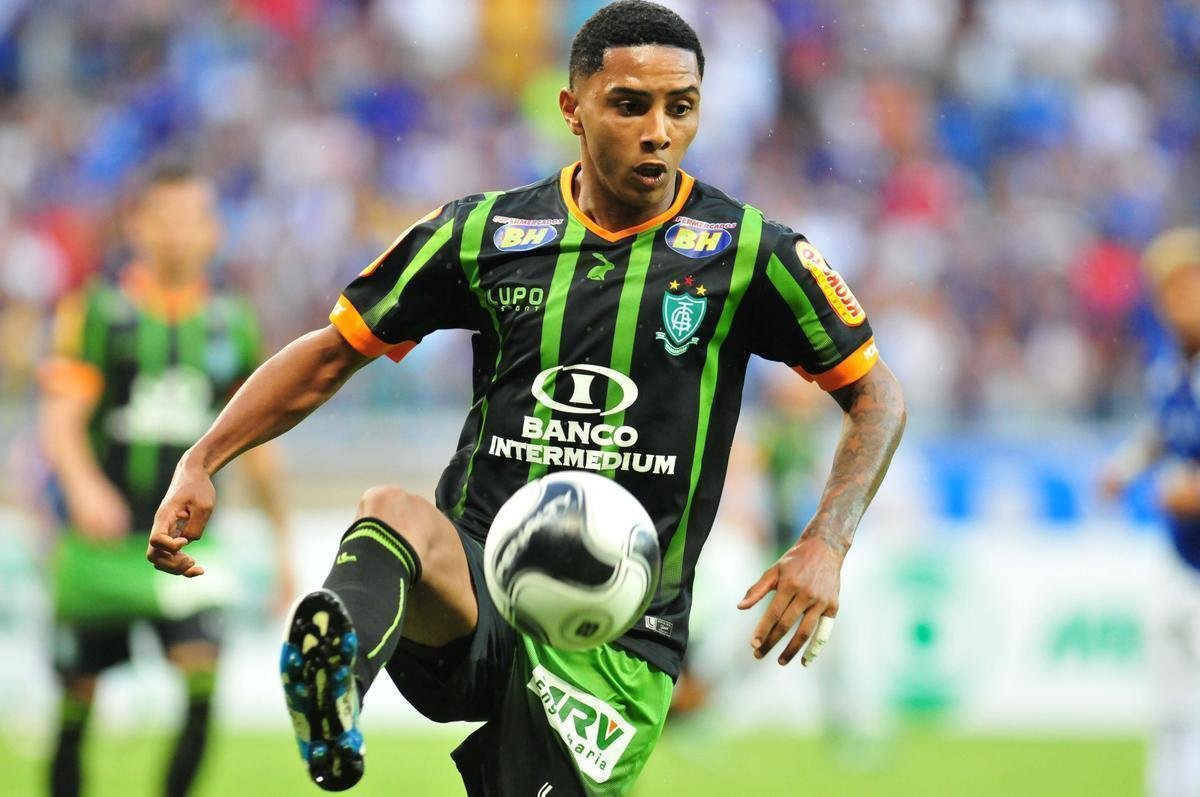 Osman (meia) - foi um dos destaques do Amrica na conquista do Campeonato Mineiro, com sete gols marcados, mas no repetiu a performance no Brasileiro. Em 45 partidas na temporada, balanou as redes oito vezes. Em 2017, Osman defendeu a Chapecoense.