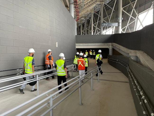 Fotos da visita feita por pessoas com deficincia na Arena MRV, nesta quinta-feira (9/2)
