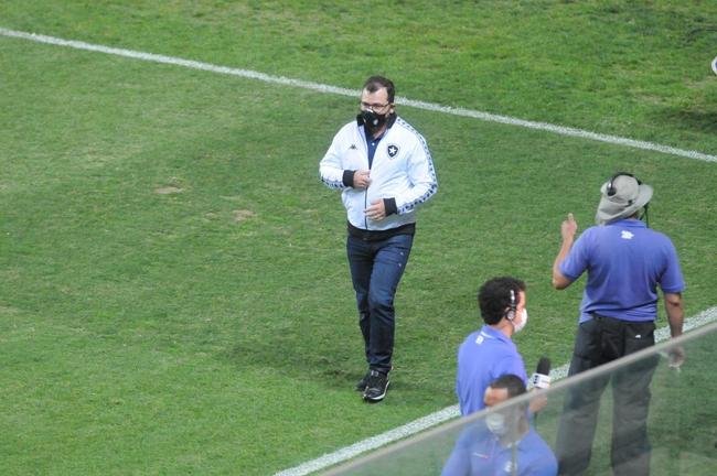 Fotos do jogo entre Cruzeiro e Botafogo, no Independ�ncia, pela 30� rodada da S�rie B do Campeonato Brasileiro