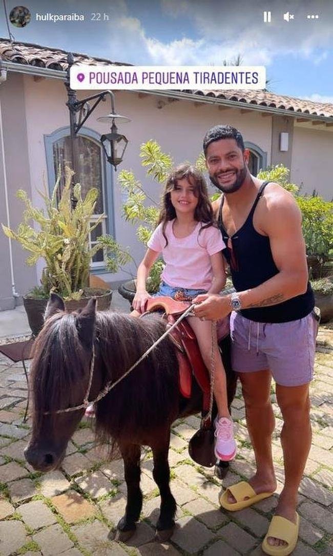 Hulk foi para Tiradentes com a famlia 