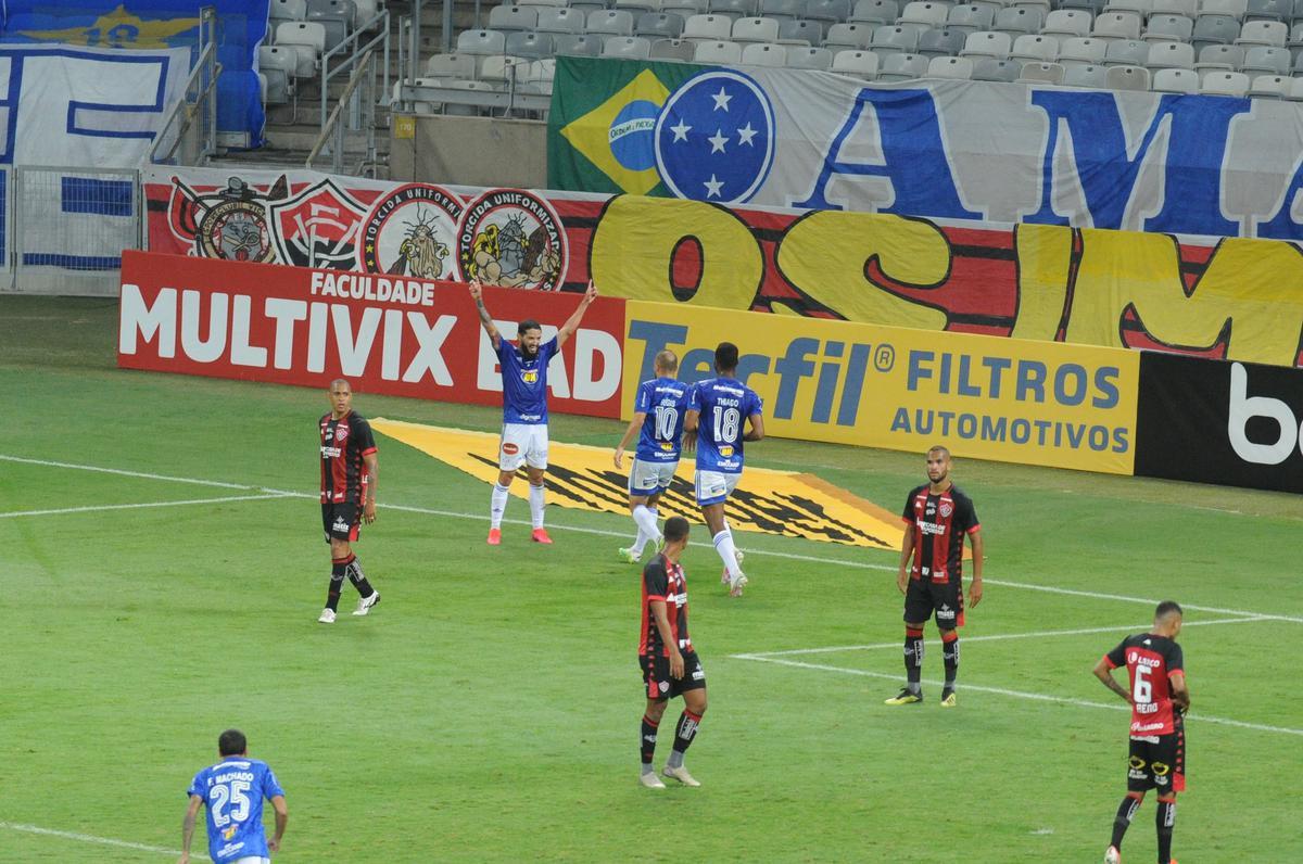 9ª rodada - Cruzeiro 1x0 Vitória, 11/9, no Mineirão - 13º lugar, com 8 pontos.