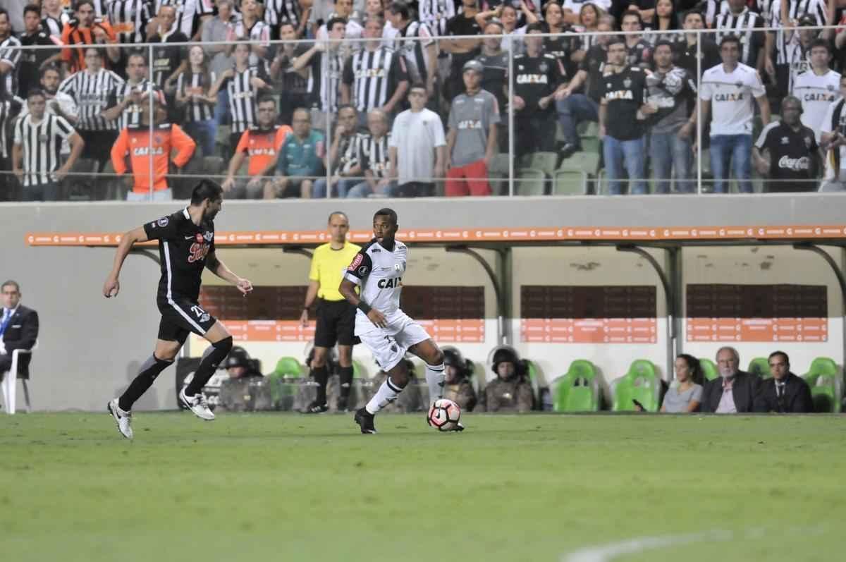 Imagens do duelo entre Atltico e Libertad-PAR, no Independncia, pela Copa Libertadores