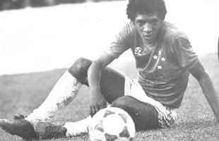 Atacante Carlinhos Sabi (Cruzeiro: 1978-1985 / Flamengo: 1986): 302 jogos por Cruzeiro (60 gols) e 33 jogos por Flamengo (1 gol)