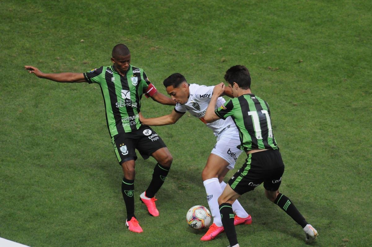 Fotos do clssico entre Amrica e Atltico, no Independncia, em Belo Horizonte, pela 10 rodada do Campeonato Mineiro. Jogo marcou o retorno dos dois rivais ao futebol em plena pandemia do novo coronavrus (Juarez Rodrigues/EM/DAPress)