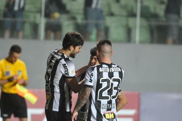 Fotos da vitria do Atltico sobre o Cear, por 2 a 1, no Independncia, com gols de Otero e Luan. Thiago Gallhardo descontou para os cearenses