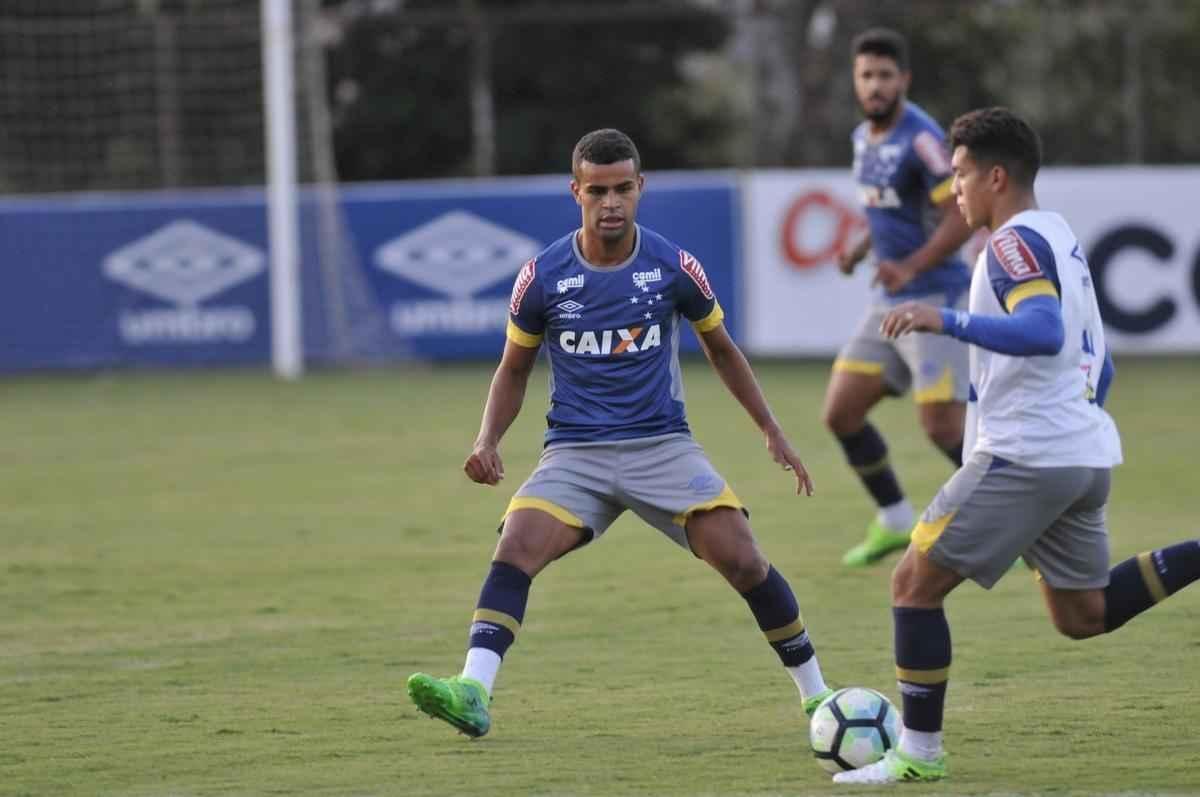 Mano Menezes testou novidades no Cruzeiro para enfrentar o So Paulo na estreia do Brasileiro