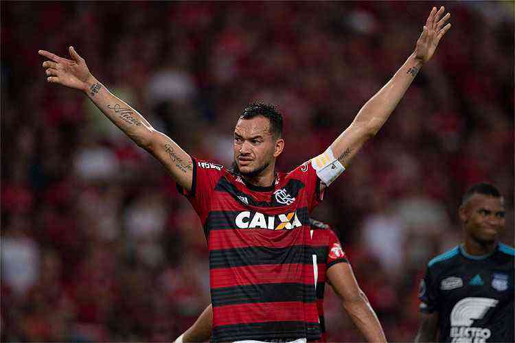 Fla tem conversas adiantadas com reforços para 2017 - Flamengo