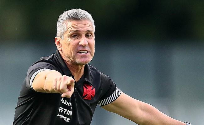 Jorginho não permanecerá no Vasco para 2023