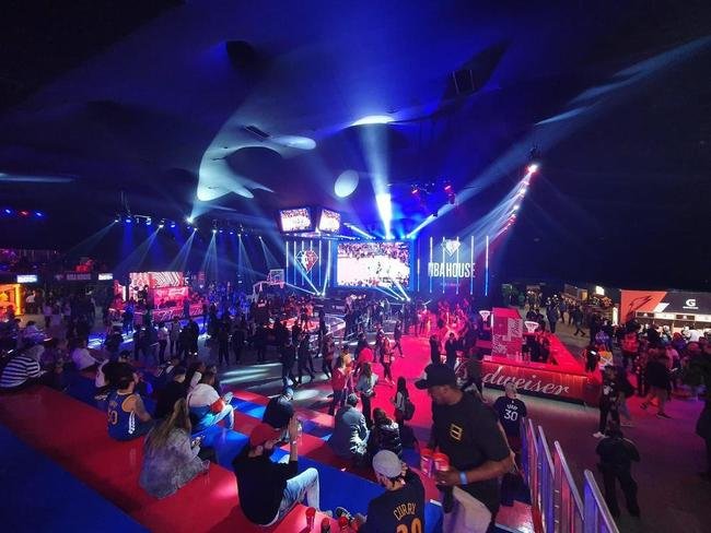 Evento da NBA reuniu milhares de fãs para acompanhar à primeira partida da final entre Celtics e Warriors